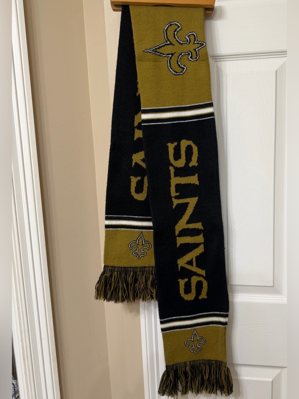 Saints - Unisex Black and Gold Team Knit Scarf
